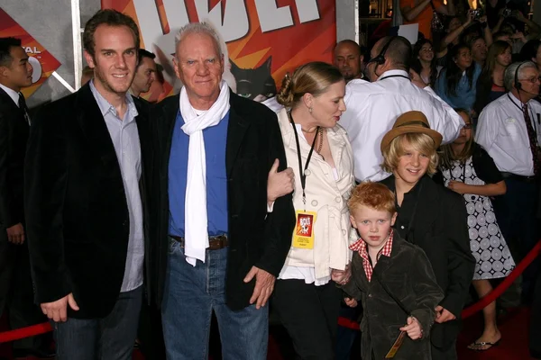 Malcom McDowell and family — Stock Photo, Image