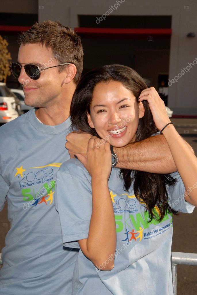 Colin Egglesfield And Wife