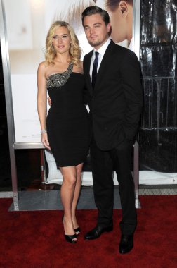 Kate winslet ve leonardo dicaprio, devrimci yol dünya prömiyeri. Mann Köyü tiyatro, westwood, ca. 12-15-08