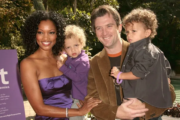 Garcelle Beauvais-Nilon, marido Mike Nilon e filhos Jax e Jaid — Fotografia de Stock