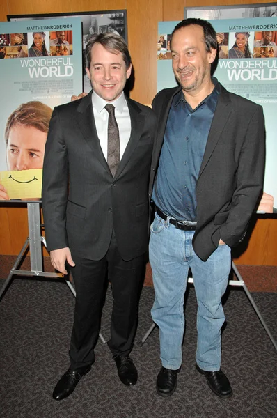 Matthew Broderick och Josh Goldin på premiären av "Wonderful World", regissörer Guild of America, West Hollywood, ca. 01-07-10 — Stockfoto