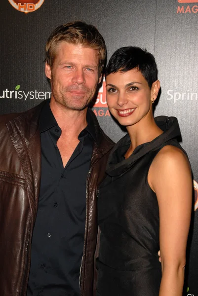 Joel gretsch en morena baccarin — Stockfoto