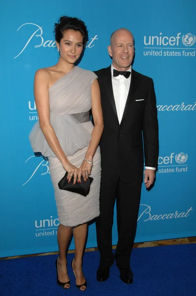 Bruce Willis and wife Emma Heming — Stock Photo, Image