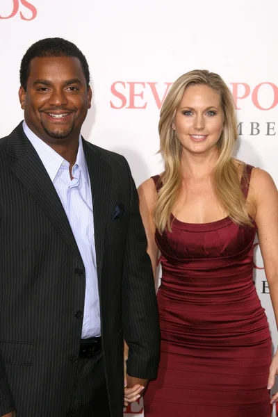 Alfonso Ribeiro and Robin Stapler at the Los Angeles Premiere of Seven Pounds. Mann Village Theatre, Westwood, CA. 12-16-08 — Stock Photo, Image