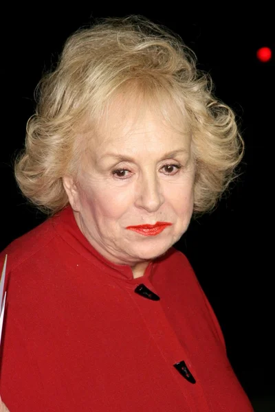 Doris Roberts — Foto de Stock