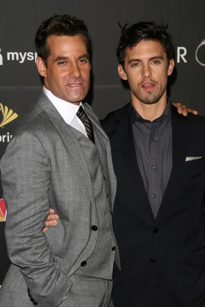 Adrian pasdar och milo ventimiglia på heroes nedräkning till premiären partiet. Edison lounge centrala, los angeles, ca. 09-07-08 — Stockfoto