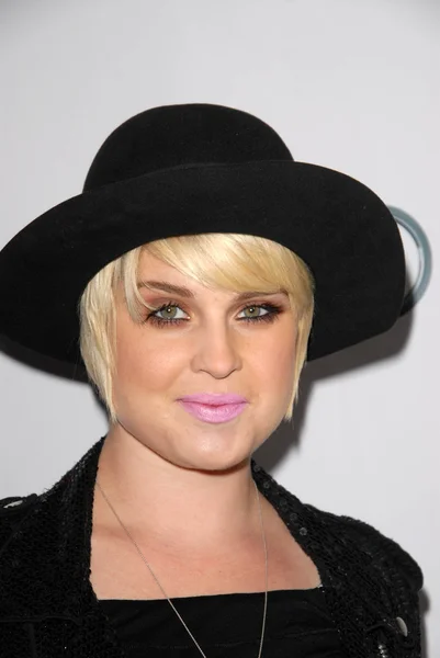 Kelly osbourne på den 12: e årligt trevor projekt knäckt jul, wiltern theater, los angeles, ca. 12-06-09 — Stockfoto