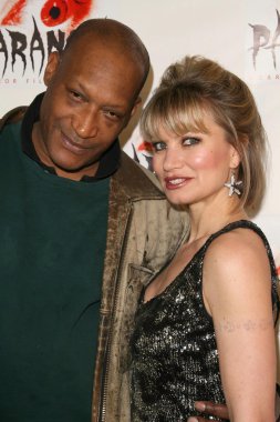 Tony todd ve rena riffel