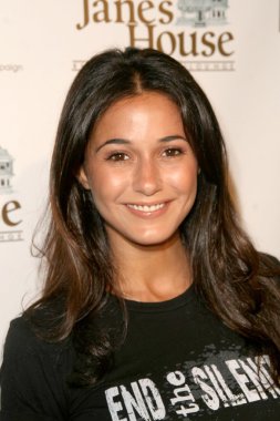 Emmanuelle chriqui zam itibariyle Kongo hollywood olay için umuyoruz. Janes house, los angeles, ca. 06-28-09