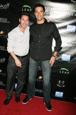 Todd michael krim ve gilles marini