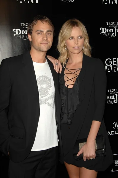 Stuart townsend i charlize theron — Zdjęcie stockowe