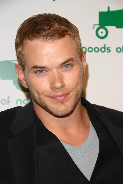 Kellan Lutz au lancement du navire amiral américain Moods of Norway, Beverly Hills, CA 07-08-09 — Photo