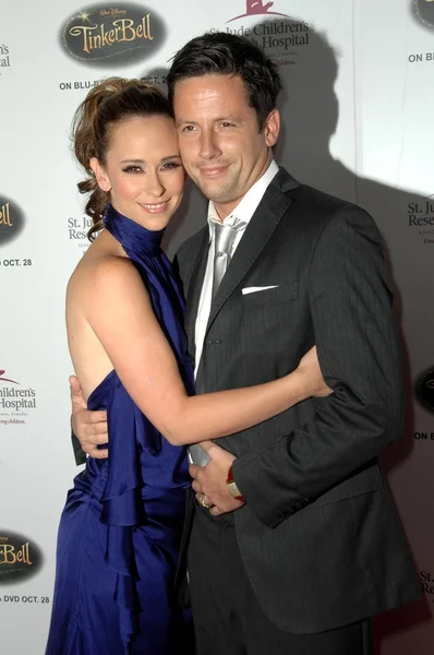 Jennifer Love Hewitt och Ross Mccall — Stockfoto