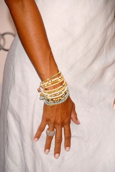 Nicole Mitchell Murphy 's Jewelry at the Los Angeles Special Screening of' The September Issue '. LACMA, Los Ángeles, CA. 09-08-09 — Foto de Stock