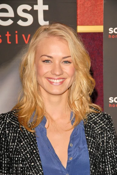 Yvonne Strahovski — Stock Photo, Image