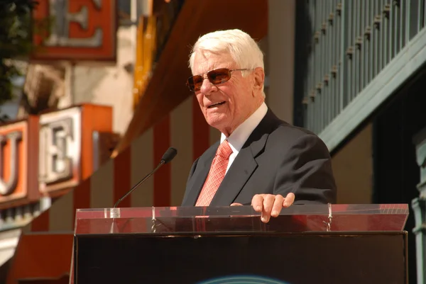 Peter Graves at the Hollywood Walk of Fame induction ceremony for Peter Graves, Hollywood, CA. 10-30-09 — Stock Photo, Image