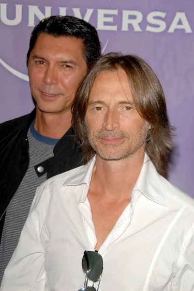 Lou Diamond and Robert Carlye at the NBC Universal 2009 All Star Party. Langham Huntington Hotel, Pasadena, CA. 08-05-09 — Stockfoto