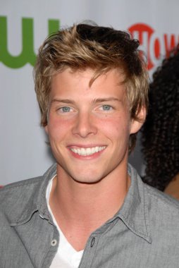 Hunter Parrish at the CBS, CW and Showtime All-Star Party. Huntington Library, Pasadena, CA. 08-03-09