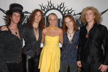 Tonya kay ve zen rizing