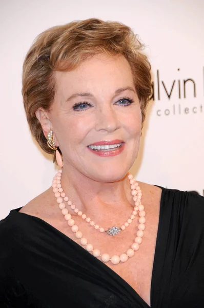 Julie Andrews at the 16th Annual Elle Women in Hollywood Tribute Gala. Four Seasons Hotel, Beverly Hills, CA. 10-19-09 — Stock Photo, Image