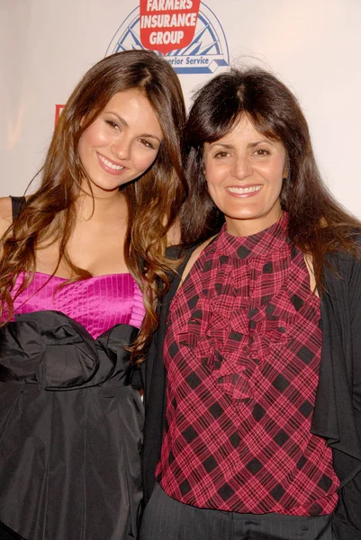 Victoria Justice e sua madre — Foto Stock