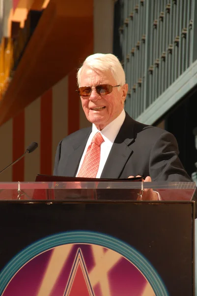 Peter Graves at the Hollywood Walk of Fame induction ceremony for Peter Graves, Hollywood, CA. 10-30-09 — Stock Photo, Image