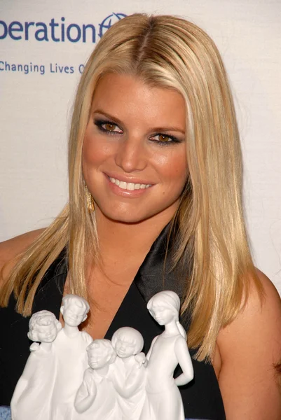 Jessica Simpson at Operation Smile's 8th Annual Smile Gala. Beverly Hilton Hotel, Beverly Hills, CA. 10-02-09 — Stock Photo, Image