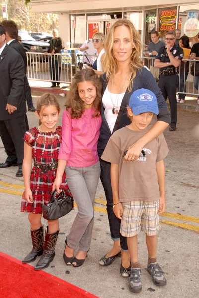 Kim Raver and family at the Los Angeles Premiere of 'Cloudy With A Chance of Meatballs'. Mann Village Theatre, Westwood, CA. 09-12-09 — Stock Fotó