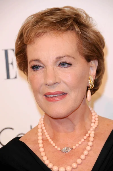 Julie Andrews at the 16th Annual Elle Women in Hollywood Tribute Gala. Four Seasons Hotel, Beverly Hills, CA. 10-19-09 — Stock Photo, Image