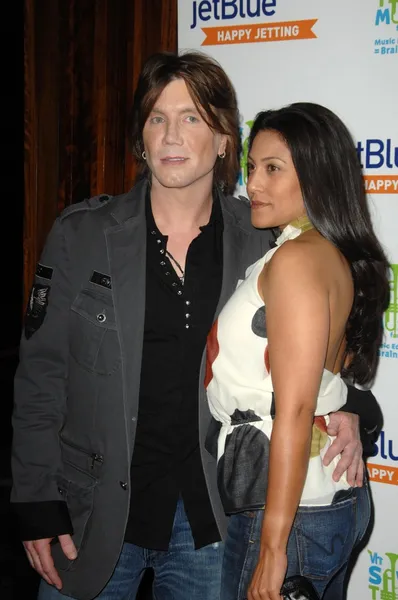 Johnny Rzeznik at the JetBlue Airways and VH1 Save the Music Party. MyHouse, West Hollywood, CA. 06-17-09 — Stock Photo, Image