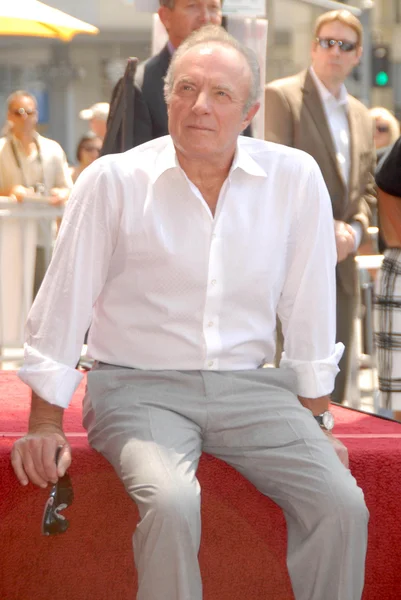 James Caan at the ceremony honoring George Hamilton with the 2,388th Star on the Hollywood Walk of Fame. Hollywood Boulevard, Hollywood, CA. 08-12-09 — Stockfoto