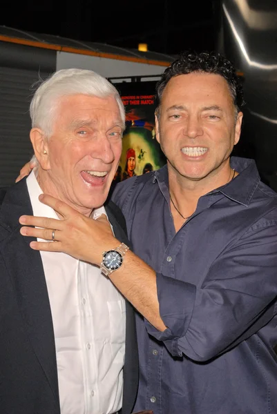 Leslie Nielsen y Bo Zenga — Foto de Stock