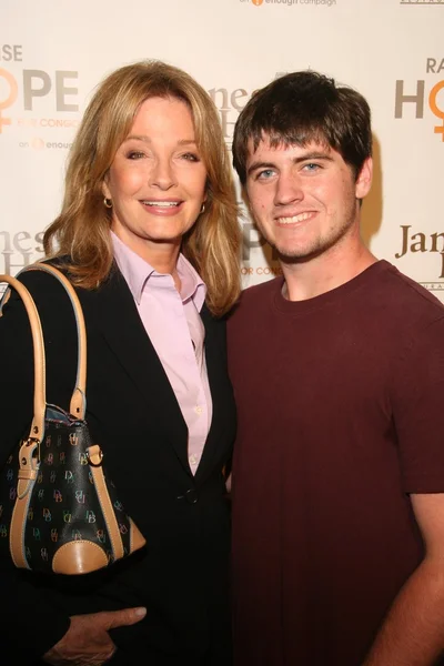 Deidre Hall et son fils David — Photo