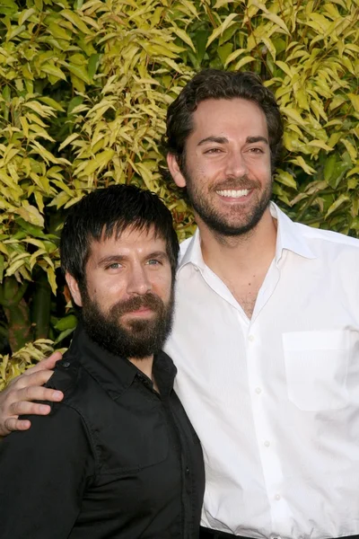 Joshua Gómez y Zachary Levi en los 35º Premios Anuales Saturno. Restaurante Castaway, Burbank, CA. 06-24-09 — Foto de Stock