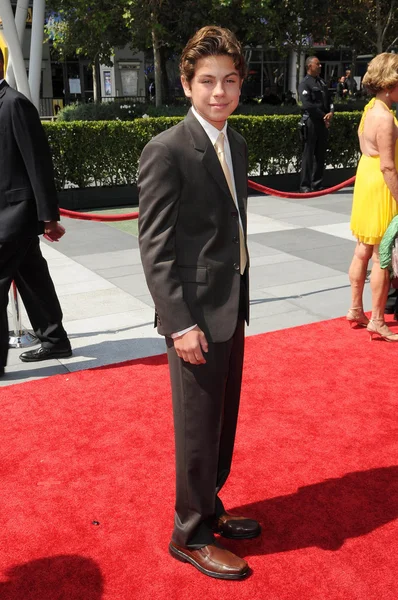 Jake t. austin bei den 61. jährlichen Primetime Creative Arts Emmy Awards. nokia theater, los angeles, ca. 09-12-09 — Stockfoto