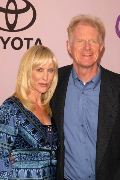 Rachelle Carson and Ed Begley Jr at the 2009 Environmental Media Association Awards. Paramount Studios, Los Angeles, CA. 10-25-09 — Stock Photo, Image