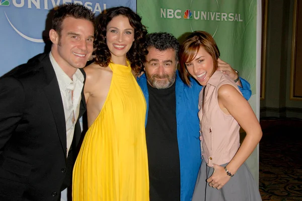 Eddie McClintock and Joanne Kelly with Saul Rubinek and Allison Scagliotti at the NBC Universal 2009 All Star Party. Langham Huntington Hotel, Pasadena, CA. 08-05-09 — Stock Photo, Image
