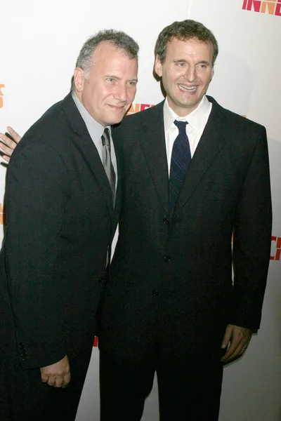 Paul Reiser and Philip Rosenthal at the 20th Anniversary Inner City Arts Imagine Gala and Auction. Beverly Hilton Hotel, Beverly Hills, CA. 10-15-09 — Stock Photo, Image