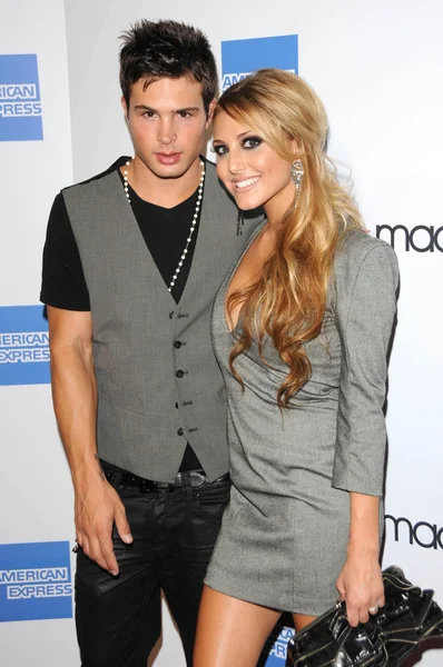 Cody Longo a Cassie Scerbo — Stock fotografie