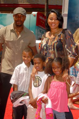 Antoine fuqua lela rochon ve ailenizle 'g-force' Dünya galasında. el capitan tiyatro, hollywood, ca. 07-19-09