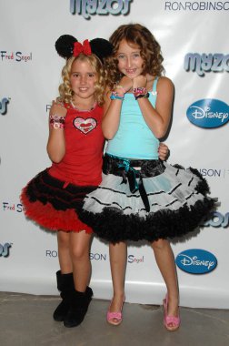 Emily Grace Reaves ve Noah Cyrus