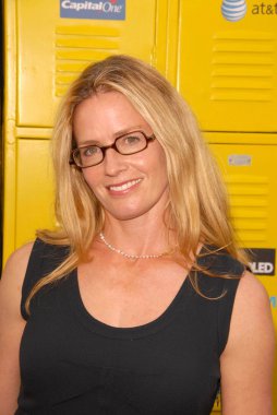 Elisabeth Shue