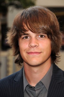 içinde bir mağazada Johnny simmons 'jennifer's body' döküm tarafından bir görünüm. Konu, hollywood, ca. 09 / 16 / 09