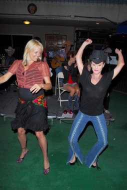 Dana Daurey Harry the Dog unplugged launches the Sportsman's Lodge By The Pool weekly concert series, Sportman's Lodge, Studio City, CA 07-03-09