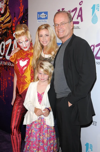 Camille grammer und kelsey grammer bei der Eröffnungsgala des cirque du soleil 'kooza'. santa monica pier, santa monica, ca. 10-16-09 — Stockfoto