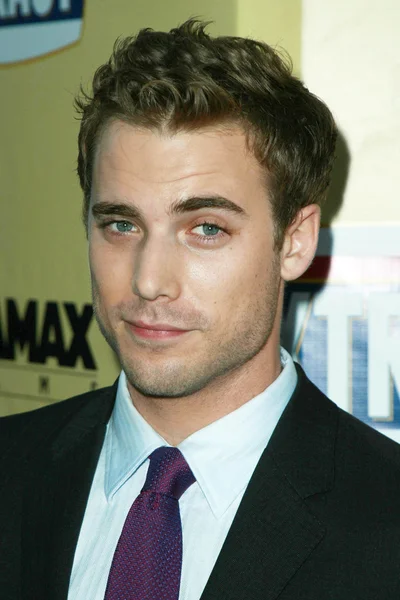 Dustin Milligan at the Los Angeles Premiere of 'Extract'. Arclight Hollywood, Hollywood, CA. 08-24-09 — Stockfoto