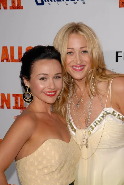 Danielle Harris and Jennifer Blanc-Biehn at the Los Angeles Premiere of 'Halloween II'. Grauman's Chinese Theatre, Hollywood, CA. 08-24-09 — Stock fotografie