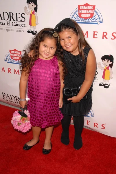 Daniella Baltodano ve Madison De La Garza, 9. Geleneksel Padres Contra El Cancer 'ın El Sueno de Esperanza' sında. Hollywood Palladium, Hollywood, CA. 09-10-09 — Stok fotoğraf