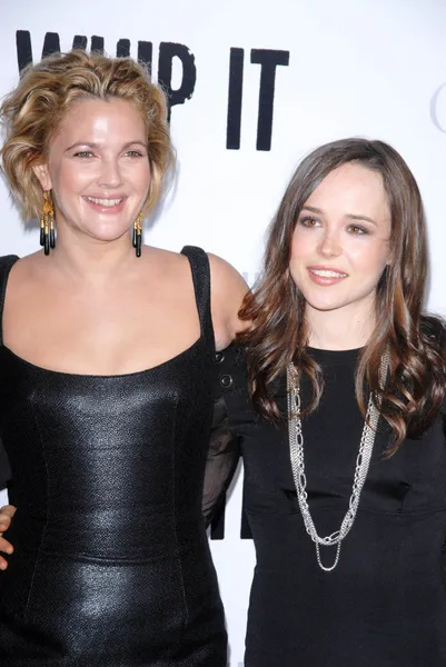 Drew Barrymore és Ellen Page: a Los Angeles-i bemutató — Stock Fotó