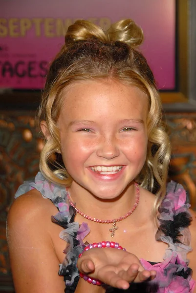 Kaylee Dodson no Los Angeles Premiere de 'Legally Blond The Musical'. Teatro Pantages, Hollywood, CA. 08-14-09 — Fotografia de Stock